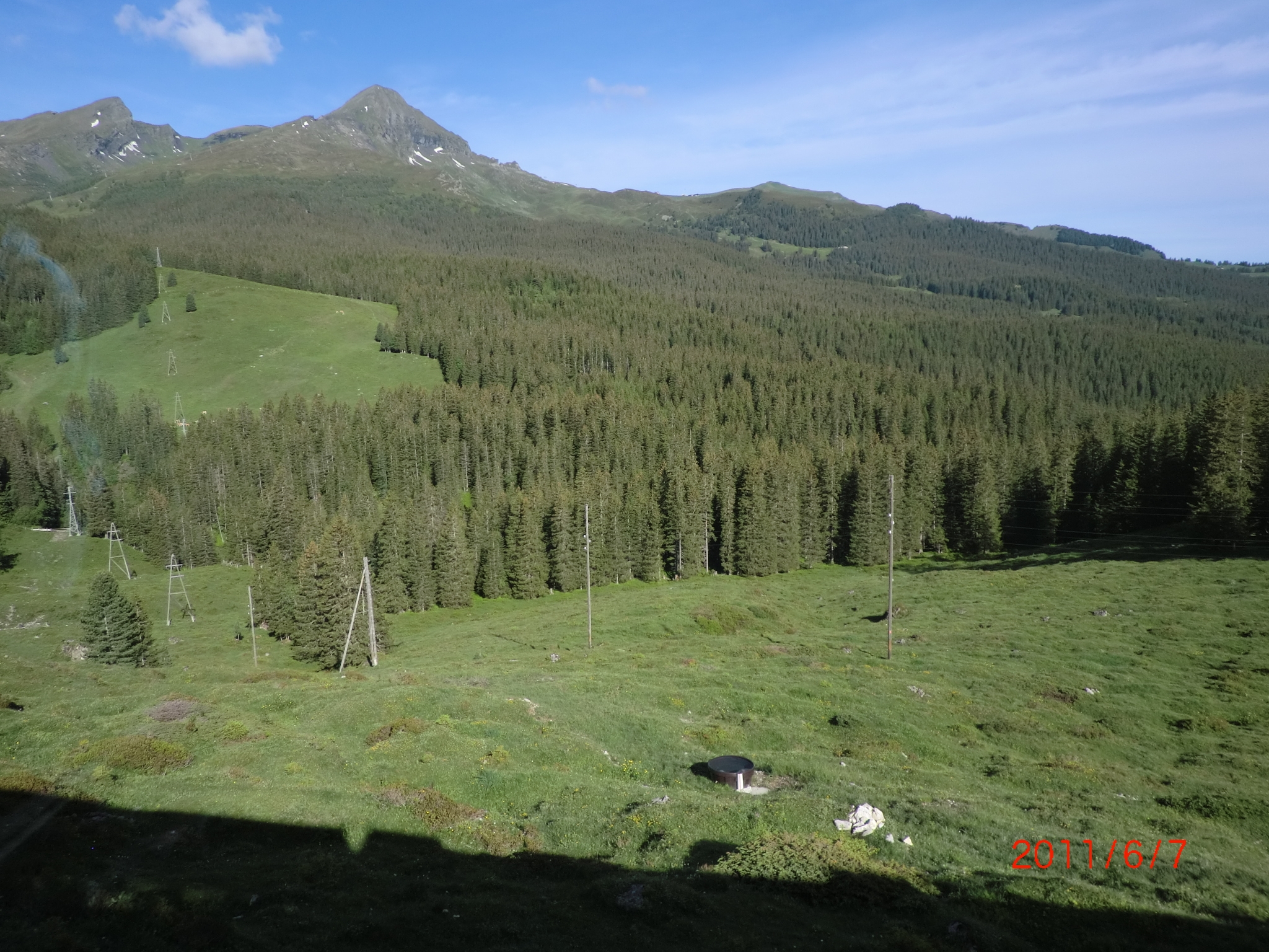 上阿尔比斯山少女峰途中风光