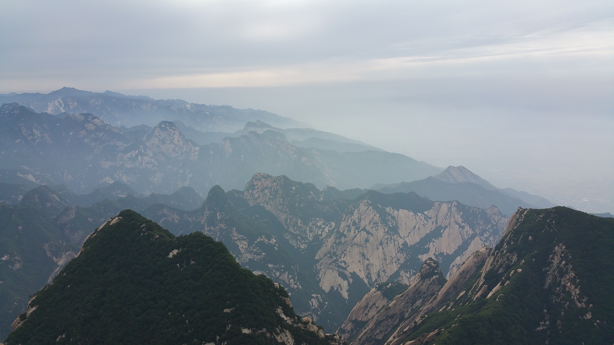 华山顶一览无余